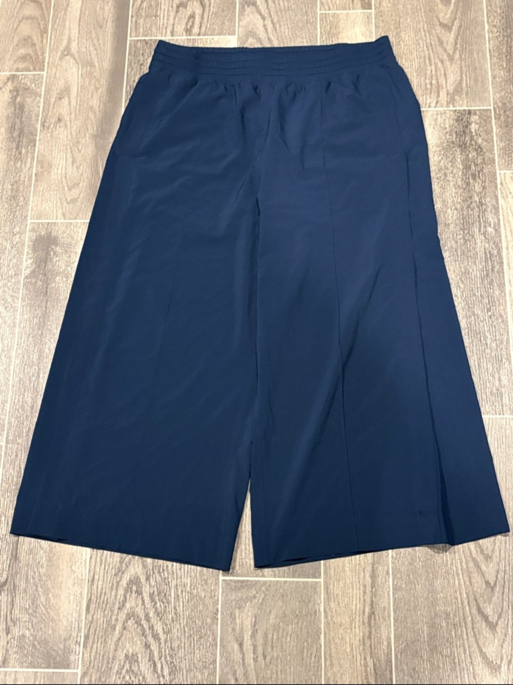 Lululemon Navy Wide Leg Culotte Crop Pants